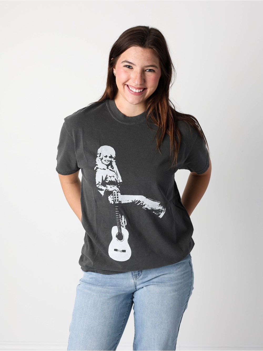 SWEET BATON ROUGE COMFORT COLORS 
HEY DOLLY TEE | SMALL